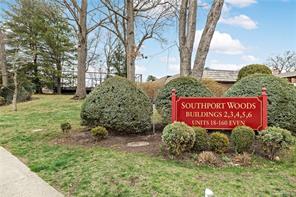 104 Southport Woods Drive, Southport