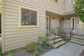 112 Fiddler Green Road, Stratford