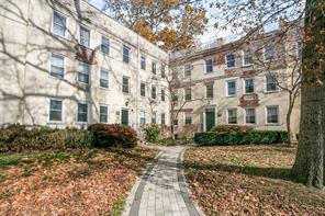 120 Woodside Green, Unit 2B, Stamford