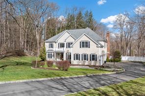 16 Great Rocks Place, Ridgefield