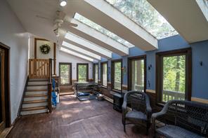 20 Deer Park Road, Simsbury