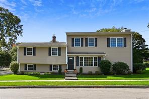 232 Oakwood Drive, Fairfield