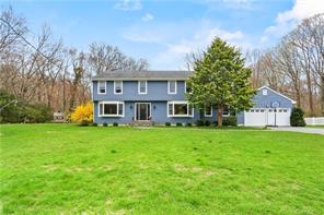 28 Teeter Rock Road, Trumbull
