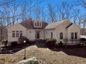 31 Pleasant Valley Road, Clinton