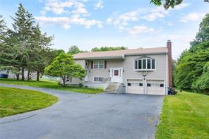 34 Brookhedge Road, Trumbull