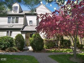 41 Ridgewood Court, Shelton