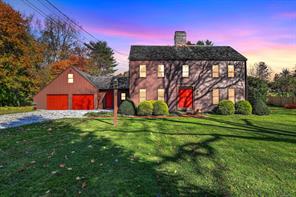 58 Manor Hill Rd, Stratford