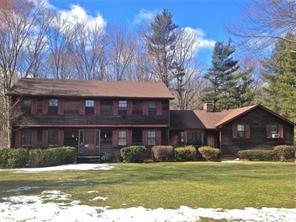 6 Lynnbrook Road, Trumbull