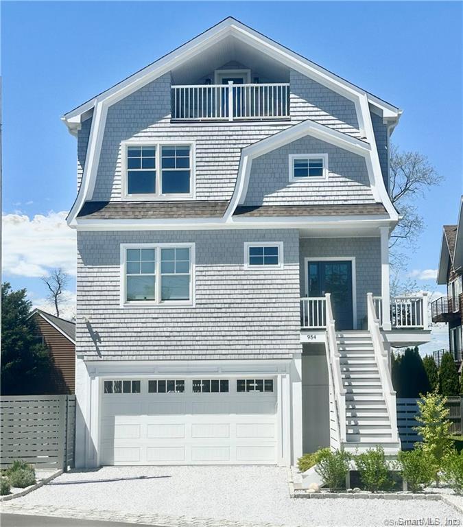 954 Fairfield Beach Road, Fairfield